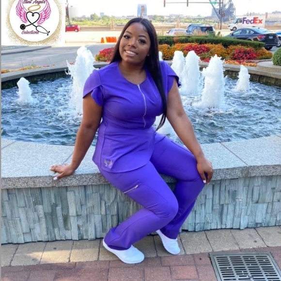 Medical scrubs - Picture 1 of 3